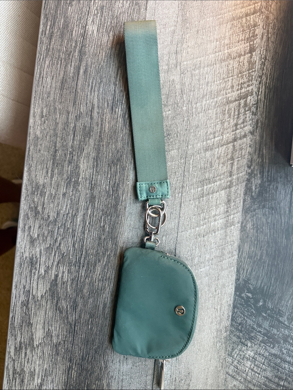 Lululemon key chain w/ pouch